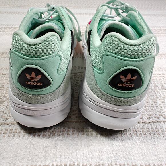 Adidas Originals Yung-96 J Ice Mint Sneakers Women's Size 6.5Y / 7.5 - Picture 3 of 6